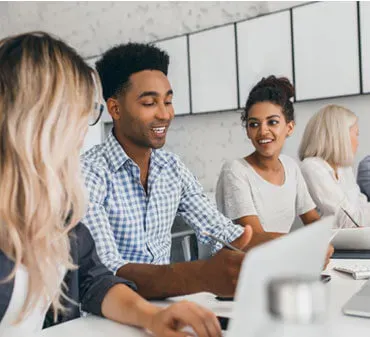 Dijital Dünyada Var Olmak: Neden Bir Web Sitemiz Olmalı?